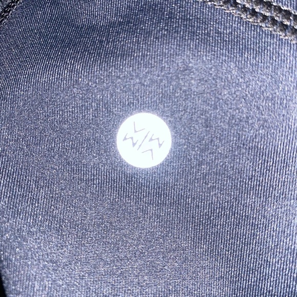 Vimmia zip up- fits oversized - Picture 4 of 4